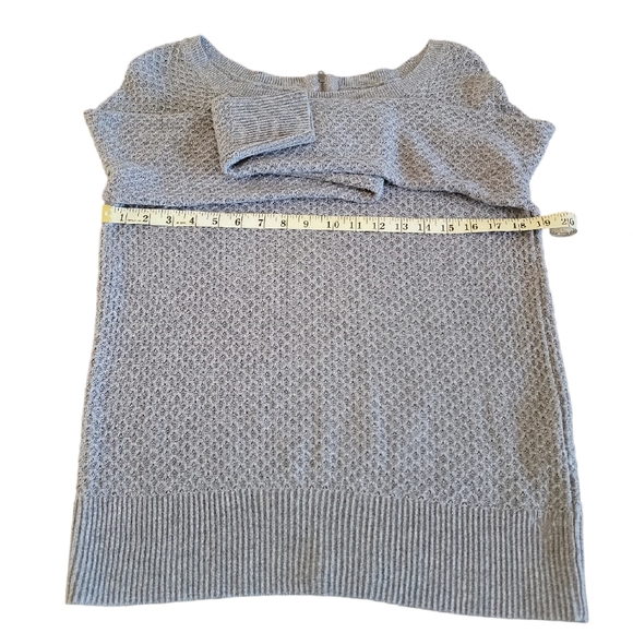 American Eagle Light-Wight Sweater - Picture 3 of 5